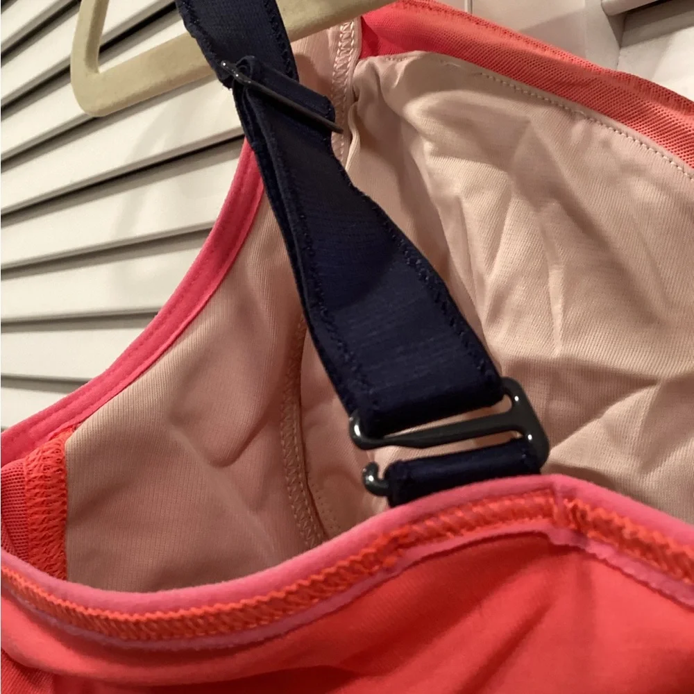 lululemon athletica Ta Ta Tamer II Sports Bra in Coral